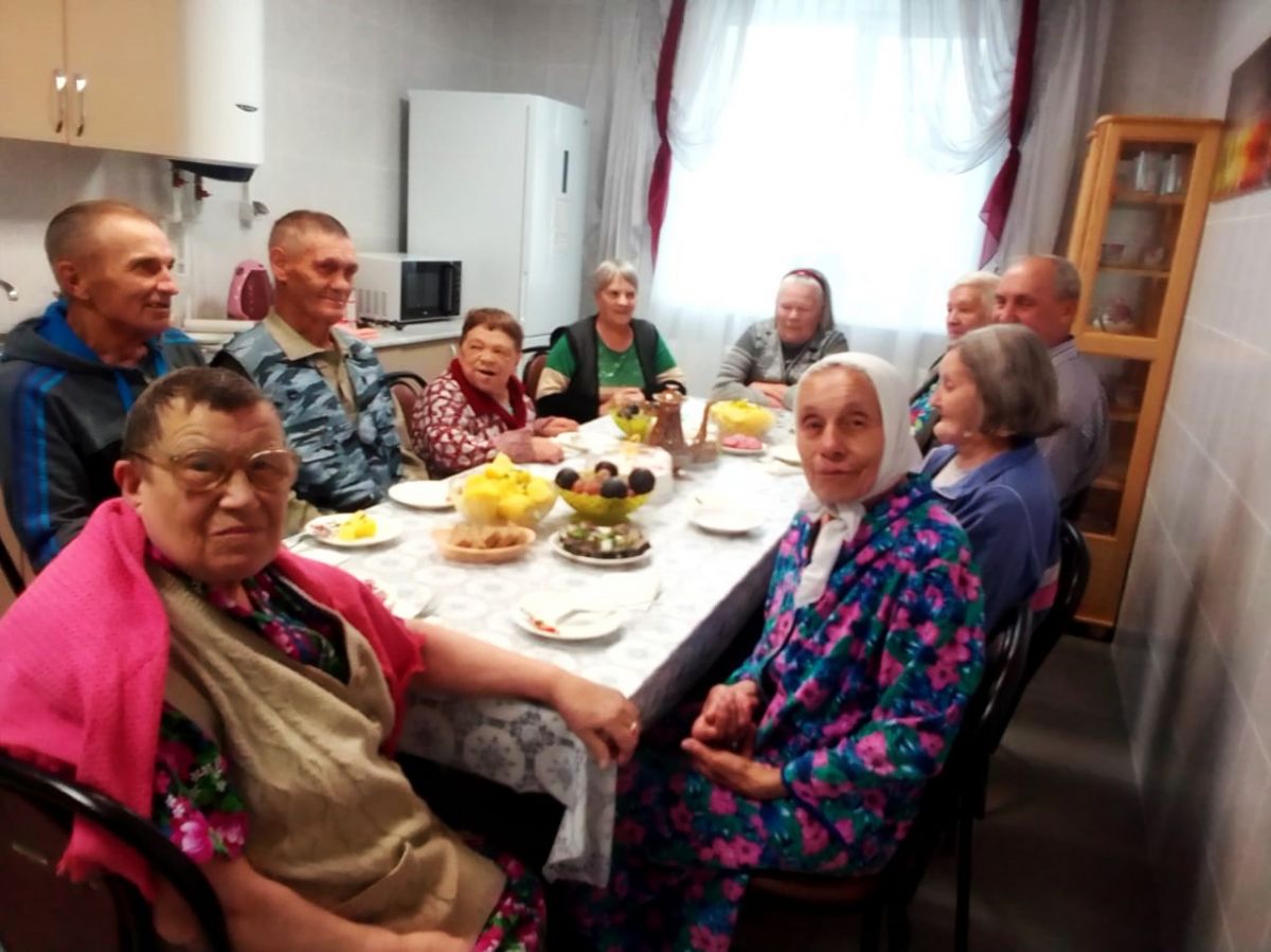 У подружек день рождения У подружек день рождения